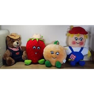 VTG Del Monte Country Yumkin Set Scarecrow Strawberry & Peach Plush FLAW See Pic